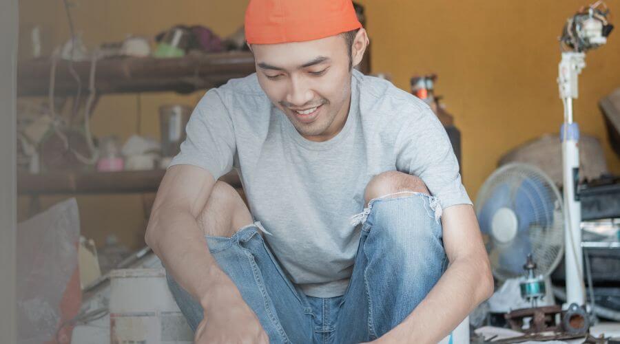 Why choose water damage restoration service for burst pipe water damage in Austell